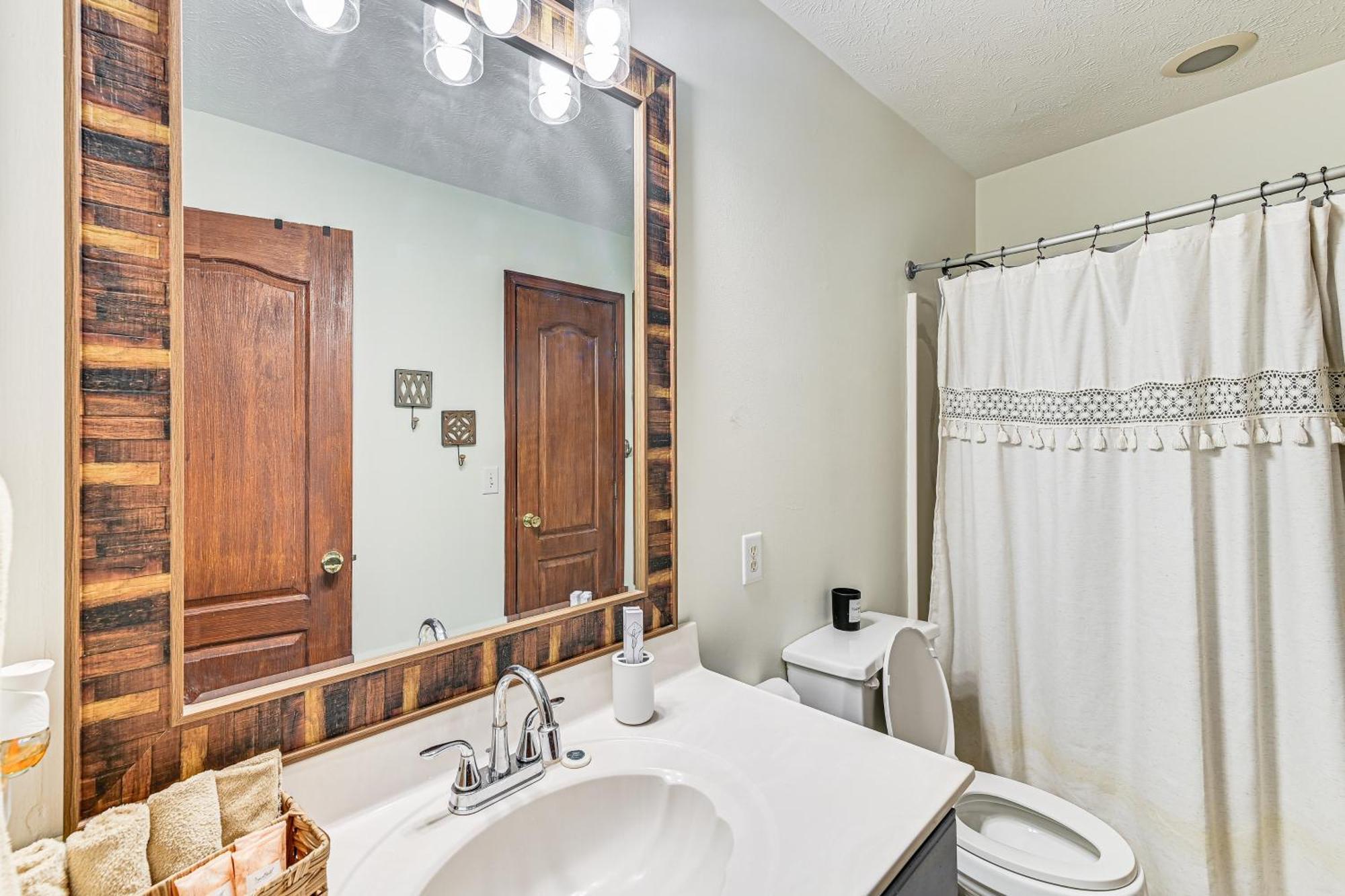 Williamstown Gem With Private Pool And Hot Tub! Villa Exteriör bild